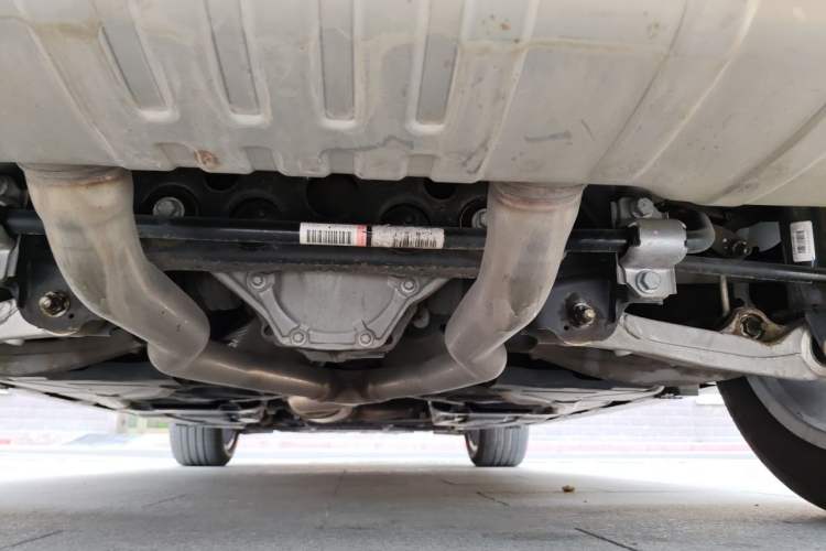 Used Mercedes-Benz M-Class 2014 ML 400 4MATIC Luxury Model Chassis Rear