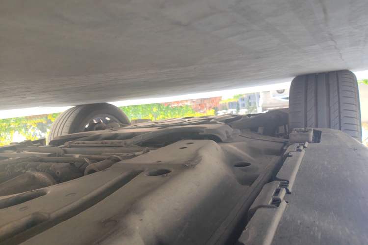 Used Mercedes-Benz M-Class 2014 ML 400 4MATIC Luxury Model Chassis Rear Left