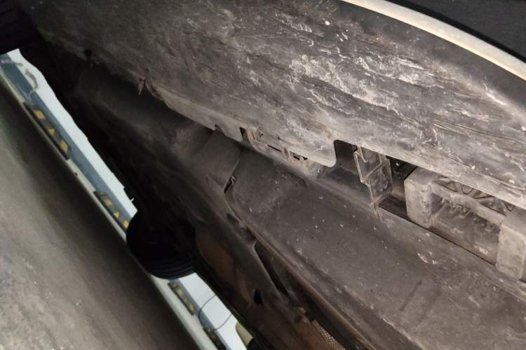 Used Mercedes-Benz M-Class 2014 ML 320 4MATIC Chassis Rear Left