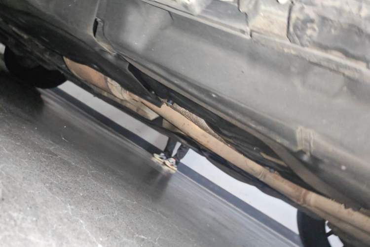 Used Mercedes-Benz M-Class 2014 ML 320 4MATIC Chassis Rear Left
