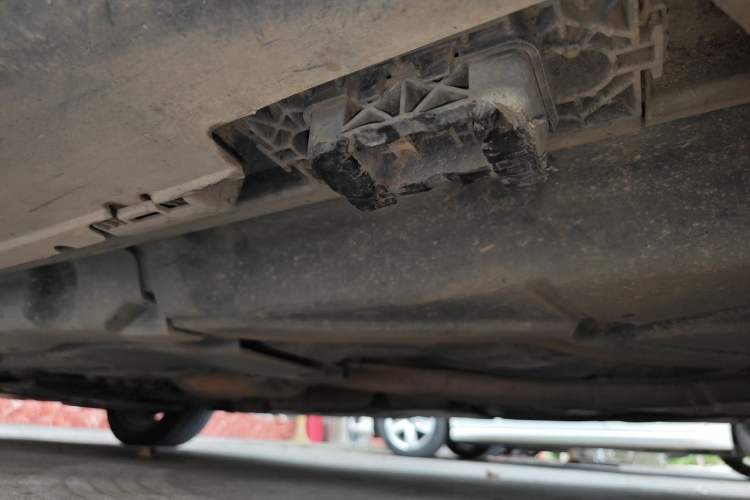 Used Mercedes-Benz M-Class 2014 ML 400 4MATIC Luxury Model Chassis Rear Left