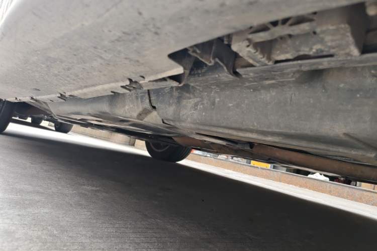 Used Mercedes-Benz M-Class 2014 ML 320 4MATIC Chassis Rear Left