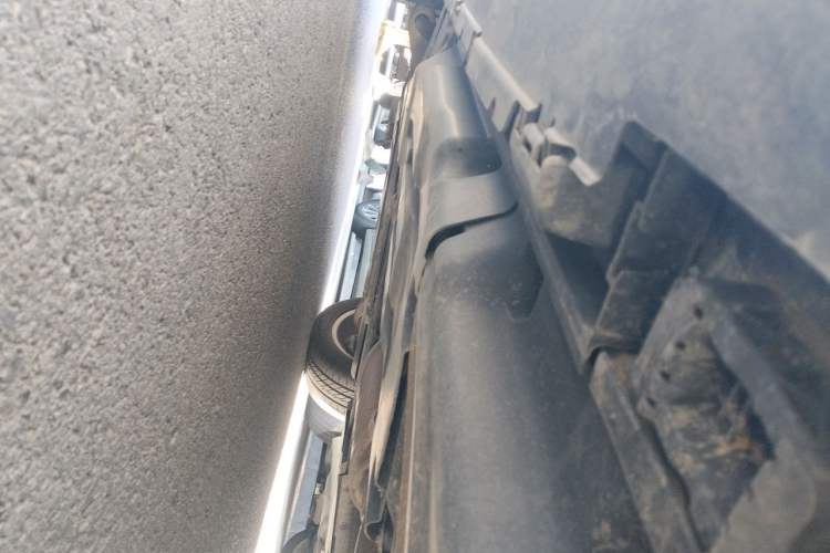 Used Mercedes-Benz M-Class 2014 ML 320 4MATIC Chassis Rear Left