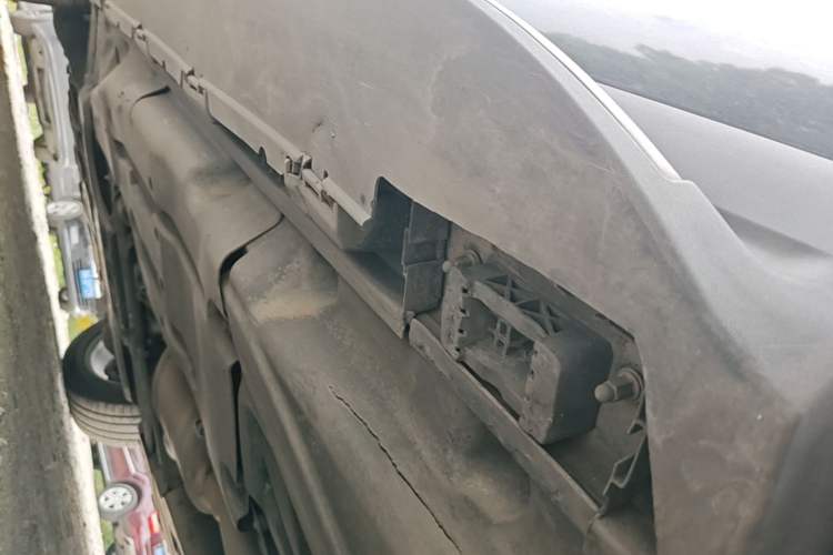 Used Mercedes-Benz M-Class 2014 ML 320 4MATIC Chassis Rear Left