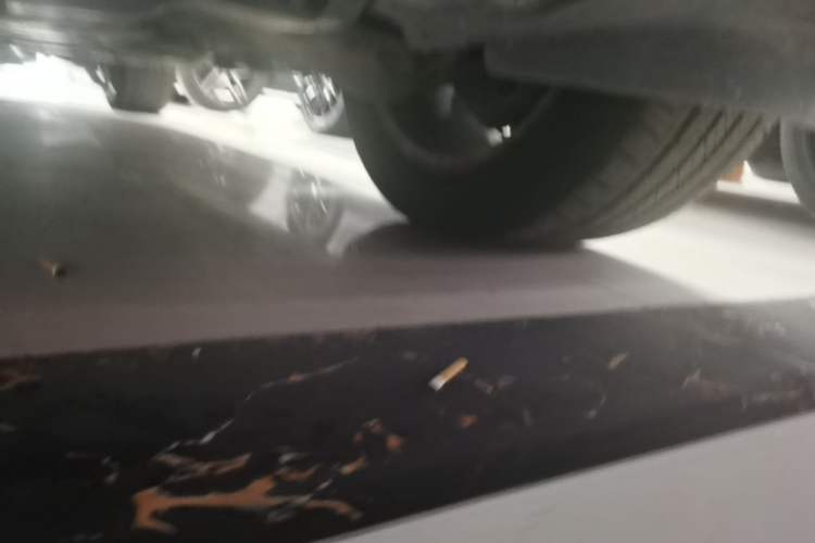 Used Mercedes-Benz M-Class 2014 ML 320 4MATIC Chassis Rear Left