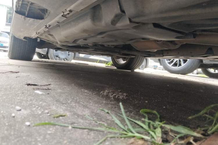 Used Mercedes-Benz M-Class 2014 ML 320 4MATIC Chassis Rear Left