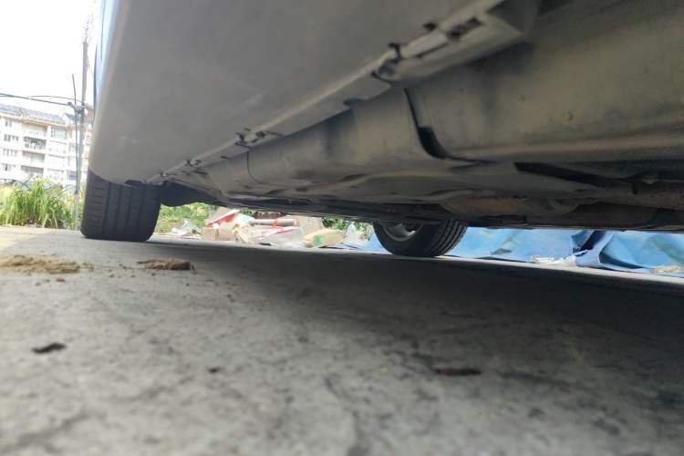 Used Mercedes-Benz M-Class 2014 ML 320 4MATIC Chassis Rear Left