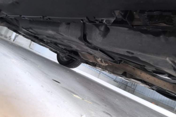 Used Mercedes-Benz M-Class 2014 ML 400 4MATIC Dynamic Model Chassis Rear Left