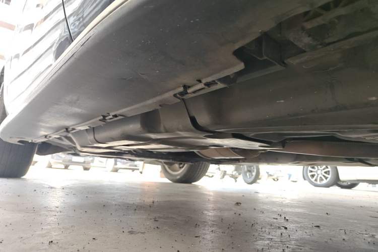 Used Mercedes-Benz M-Class 2014 ML 400 4MATIC Dynamic Model Chassis Rear Left