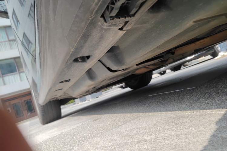 Used Mercedes-Benz M-Class 2014 ML 400 4MATIC Dynamic Model Chassis Rear Left