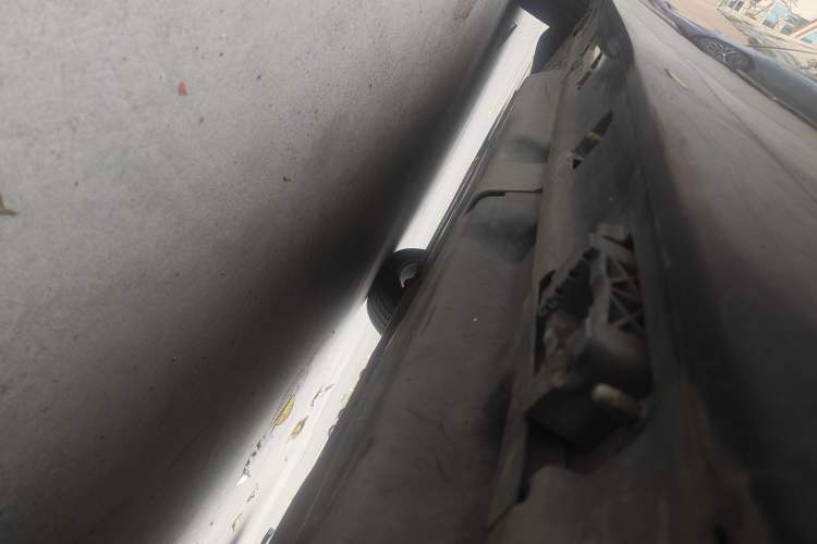 Used Mercedes-Benz M-Class 2014 ML 320 4MATIC Chassis Rear Left