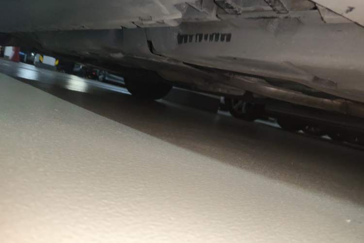 Used Mercedes-Benz M-Class 2014 ML 400 4MATIC Dynamic Model Chassis Rear Left