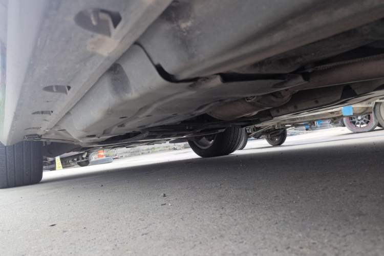 Used Mercedes-Benz M-Class  Chassis Rear Left