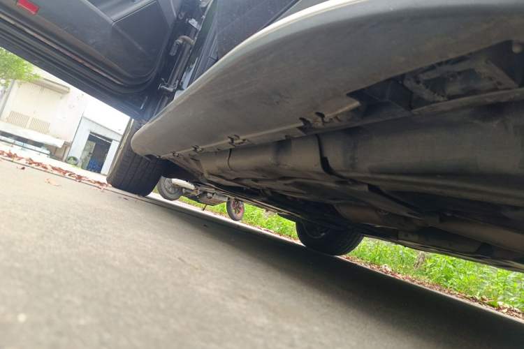 Used Mercedes-Benz M-Class 2014 ML 400 4MATIC Dynamic Model Chassis Rear Left
