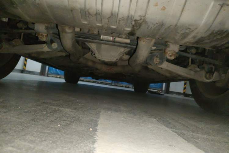 Used Mercedes-Benz M-Class 2014 ML 320 4MATIC Chassis Rear