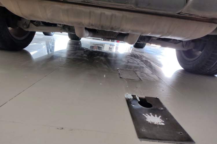 Used Mercedes-Benz M-Class 2014 ML 400 4MATIC Dynamic Model Chassis Rear