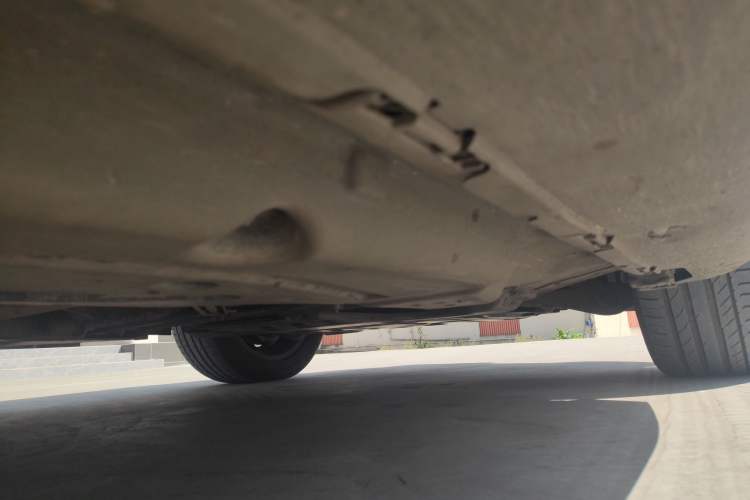 Used Mercedes-Benz M-Class 2014 ML 400 4MATIC Luxury Model Chassis Rear Right