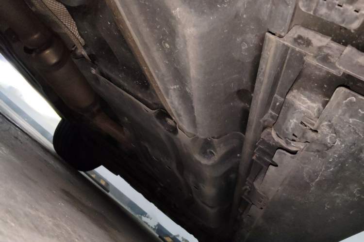 Used Mercedes-Benz M-Class 2014 ML 320 4MATIC Chassis Rear Right