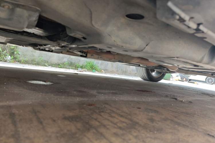 Used Mercedes-Benz M-Class 2014 ML 320 4MATIC Chassis Rear Right