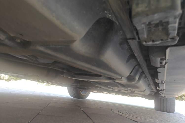 Used Mercedes-Benz M-Class 2014 ML 400 4MATIC Luxury Model Chassis Rear Right