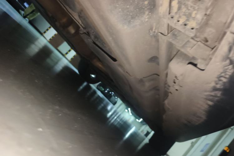 Used Mercedes-Benz M-Class 2014 ML 400 4MATIC Dynamic Model Chassis Rear Right