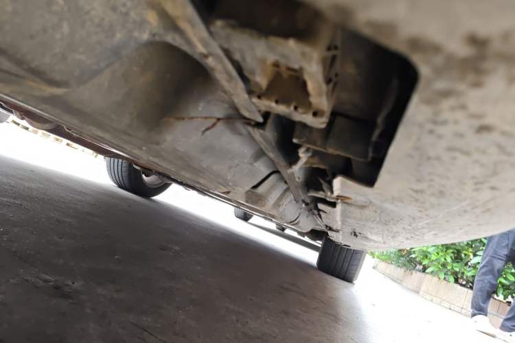 Used Mercedes-Benz M-Class 2014 ML 320 4MATIC Chassis Rear Right