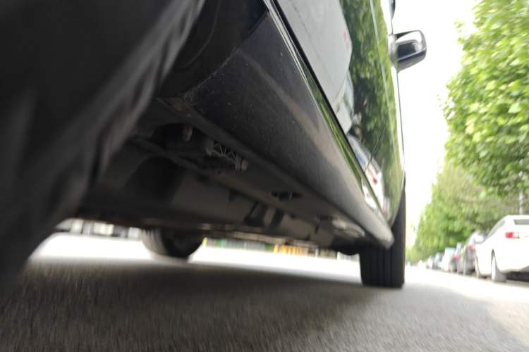 Used Mercedes-Benz M-Class 2014 ML 400 4MATIC Dynamic Model Chassis Rear Right