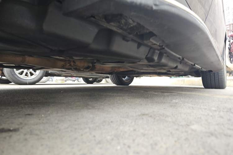 Used Mercedes-Benz M-Class 2014 ML 400 4MATIC Dynamic Model Chassis Rear Right