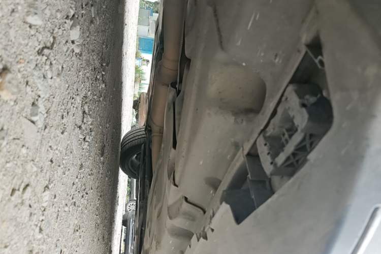 Used Mercedes-Benz M-Class 2014 ML 320 4MATIC Chassis Rear Right