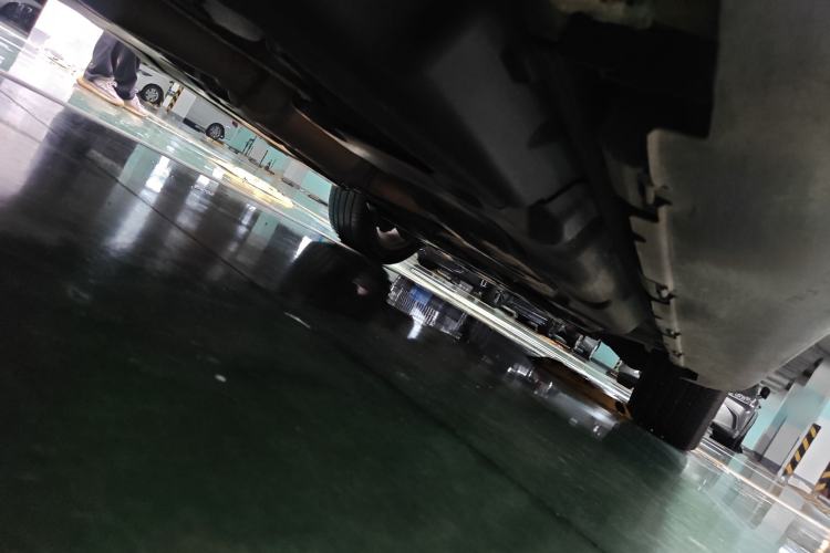 Used Mercedes-Benz M-Class 2014 ML 320 4MATIC Chassis Rear Right