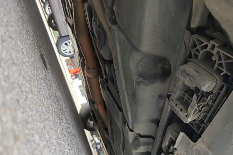Used Mercedes-Benz M-Class 2014 ML 400 4MATIC Luxury Model Chassis Rear Right