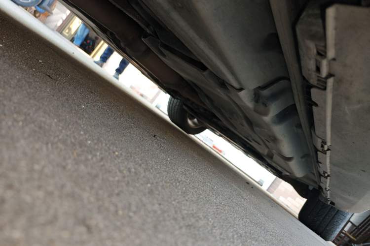 Used Mercedes-Benz M-Class 2014 ML 400 4MATIC Luxury Model Chassis Rear Right