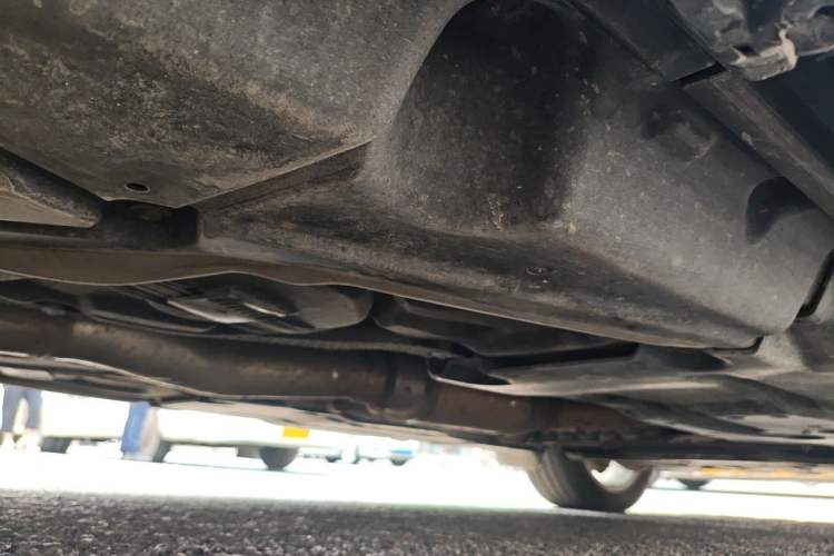 Used Mercedes-Benz M-Class 2014 ML 400 4MATIC Luxury Model Chassis Rear Right