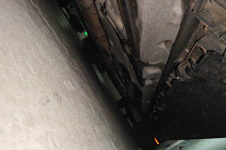 Used Mercedes-Benz M-Class 2014 ML 400 4MATIC Dynamic Model Chassis Rear Right