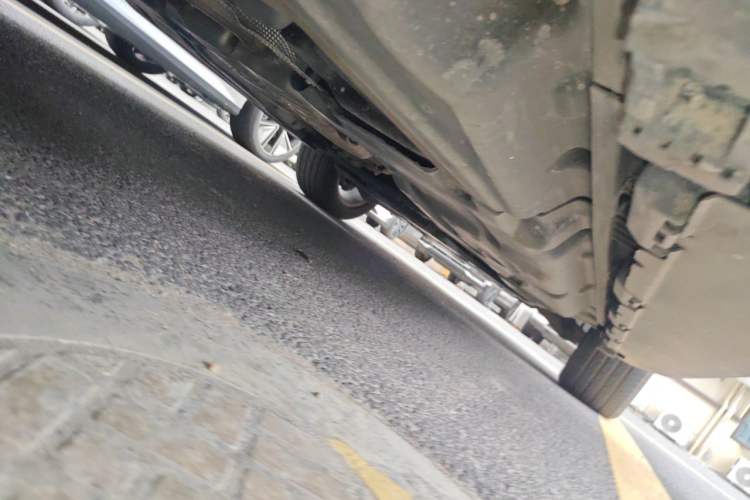 Used Mercedes-Benz M-Class  Chassis Rear Right