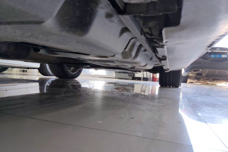 Used Mercedes-Benz M-Class 2014 ML 400 4MATIC Dynamic Model Chassis Rear Right