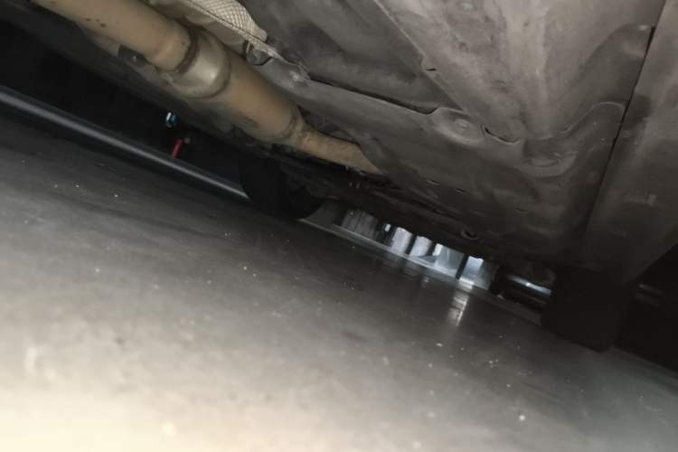 Used Mercedes-Benz M-Class 2014 ML 320 4MATIC Chassis Rear Right