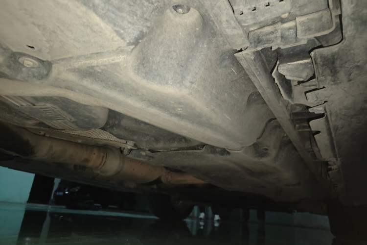 Used Mercedes-Benz M-Class 2014 ML 320 4MATIC Chassis Rear Right