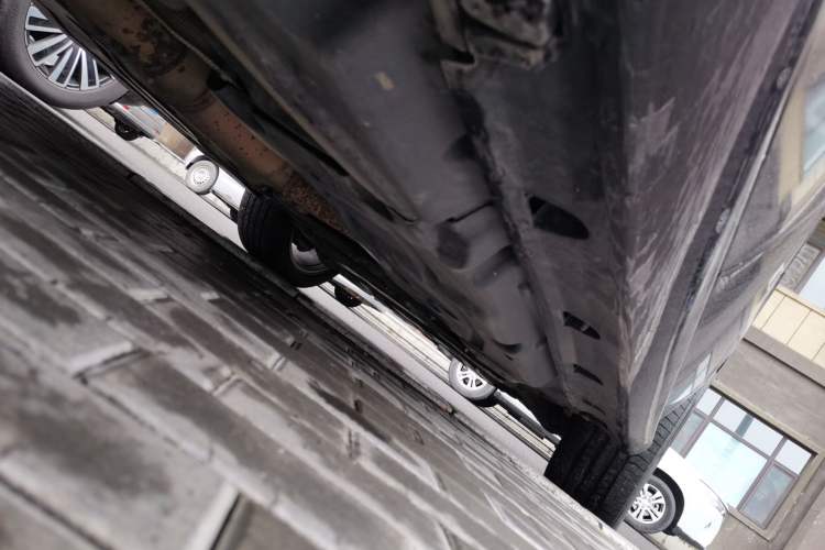 Used Mercedes-Benz M-Class 2014 ML 320 4MATIC Chassis Rear Right