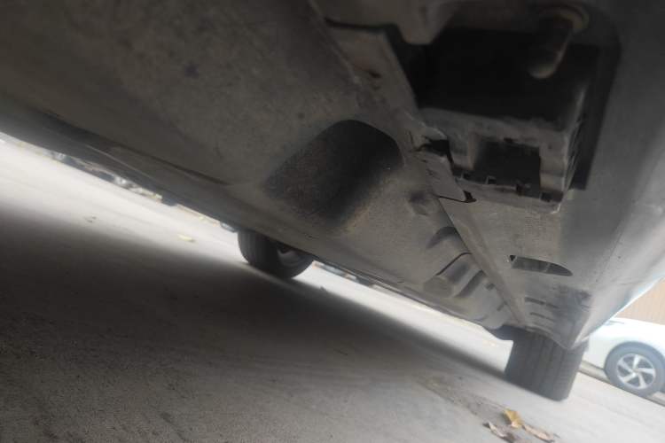 Used Mercedes-Benz M-Class 2014 ML 320 4MATIC Chassis Rear Right