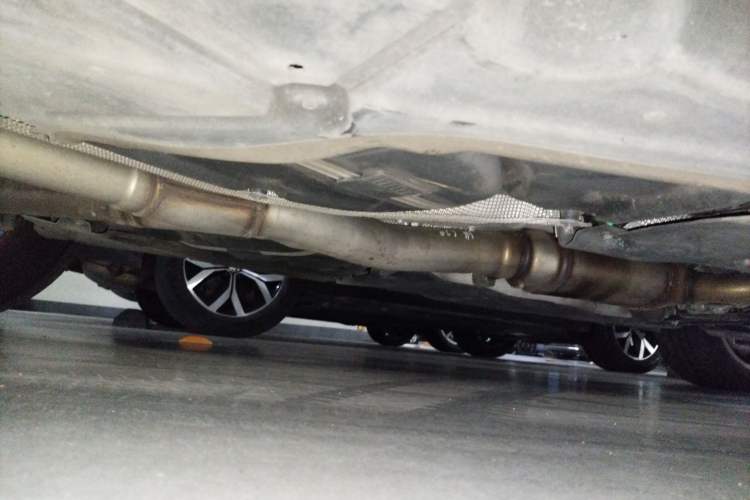 Used Mercedes-Benz M-Class 2014 ML 320 4MATIC Chassis Rear Right