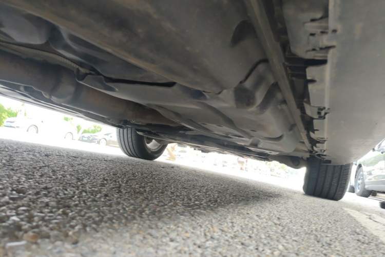 Used Mercedes-Benz M-Class 2014 ML 320 4MATIC Chassis Rear Right