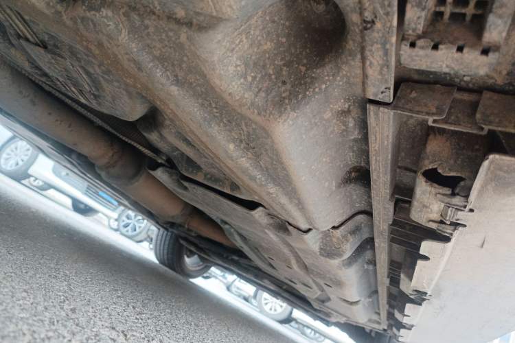 Used Mercedes-Benz M-Class 2014 ML 400 4MATIC Dynamic Model Chassis Rear Right