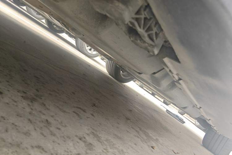 Used Mercedes-Benz M-Class 2014 ML 400 4MATIC Luxury Model Chassis Rear Right