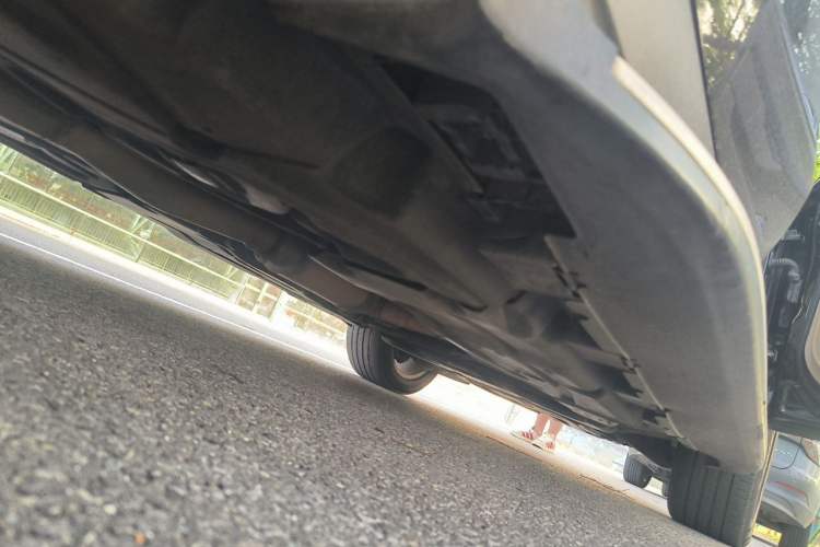 Used Mercedes-Benz M-Class 2014 ML 320 4MATIC Chassis Rear Right
