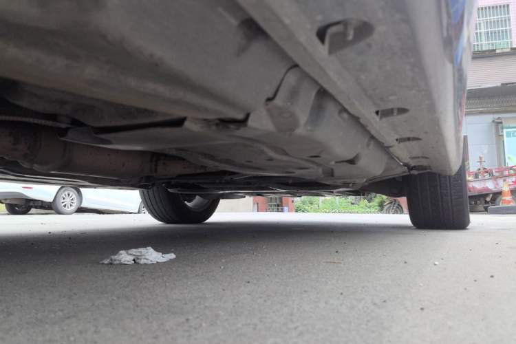 Used Mercedes-Benz M-Class  Chassis Rear Right