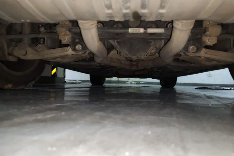 Used Mercedes-Benz M-Class 2014 ML 400 4MATIC Luxury Model Chassis Rear