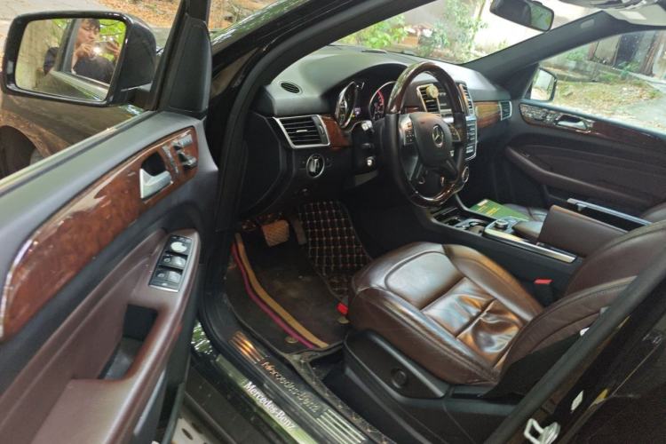 Used Mercedes-Benz M-Class 2014 ML 400 4MATIC Luxury Model Driver Seat