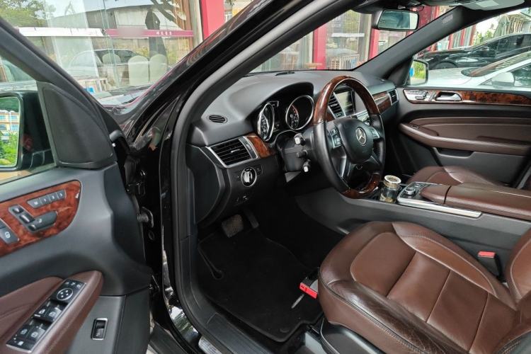Used Mercedes-Benz M-Class 2014 ML 400 4MATIC Luxury Model Driver Seat