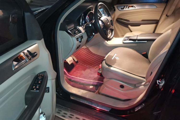 Used Mercedes-Benz M-Class 2014 ML 320 4MATIC Driver Seat